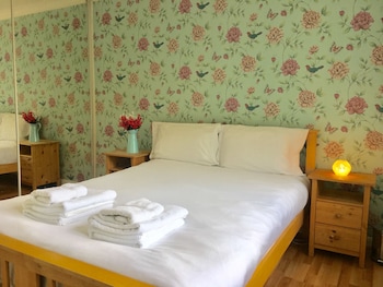 apple perch 2br flat free parking