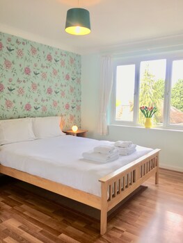 apple perch 2br flat free parking