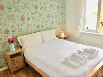 apple perch 2br flat free parking