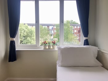 apple perch 2br flat free parking