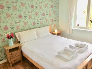 apple perch 2br flat free parking