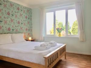 apple perch 2br flat free parking