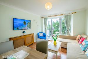 apple perch 2br flat free parking