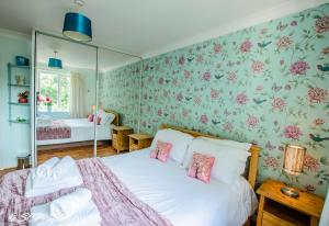 apple perch 2br flat free parking