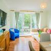 apple perch 2br flat free parking