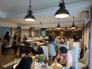 hotel monsoon palace guwahati