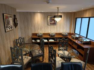 hotel monsoon palace guwahati