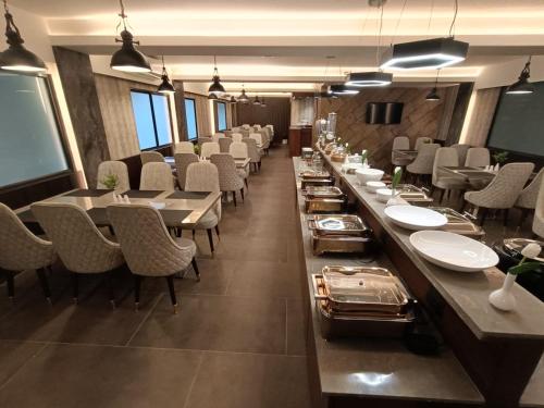 hotel monsoon palace guwahati