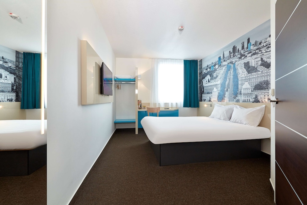 bandb hotel warszawa okecie