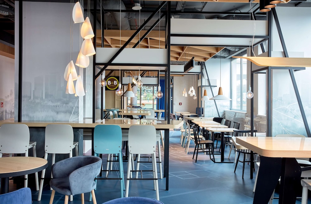 B&B Hotel Warszawa-Okecie,,2 star