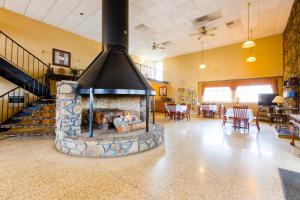 oyo hotel lebanon mo i 44