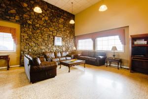 oyo hotel lebanon mo i 44