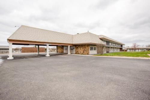 oyo hotel lebanon mo i 44