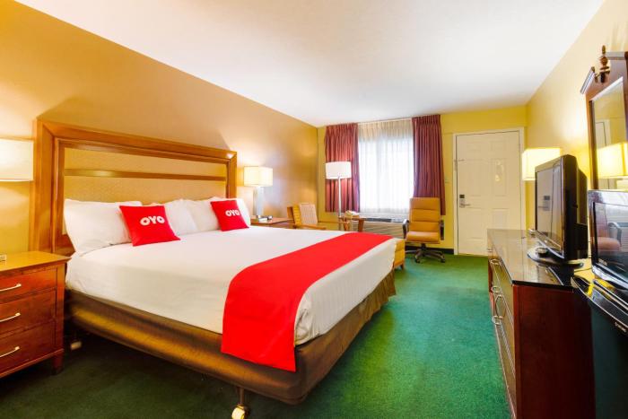 oyo hotel lebanon mo i 44