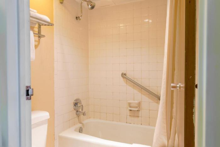 oyo hotel lebanon mo i 44