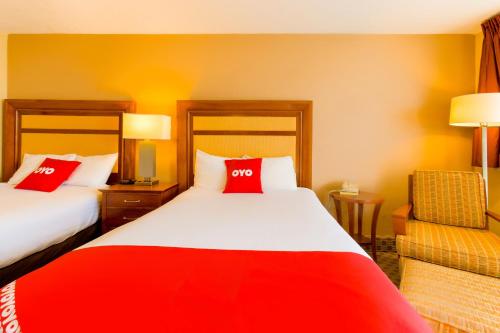 oyo hotel lebanon mo i 44