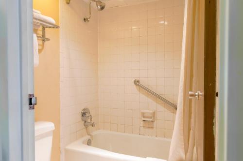 oyo hotel lebanon mo i 44