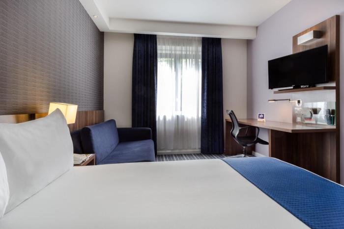 holiday inn express colchester by ihg