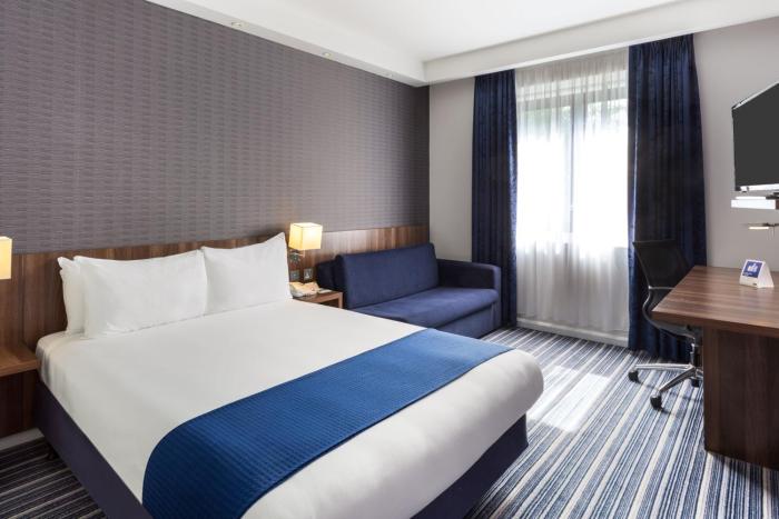 holiday inn express colchester by ihg