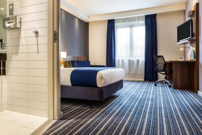 holiday inn express colchester by ihg