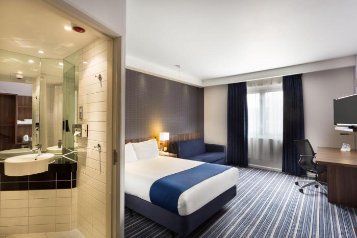 holiday inn express colchester by ihg