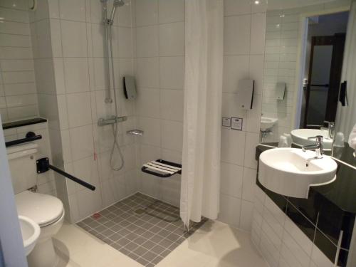 holiday inn express colchester by ihg