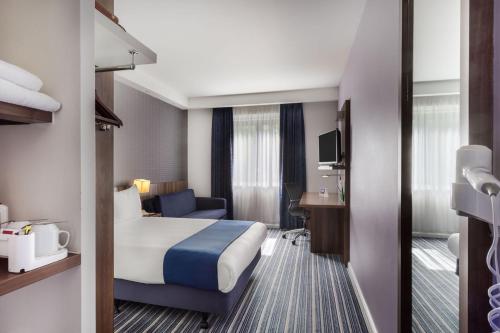 holiday inn express colchester by ihg