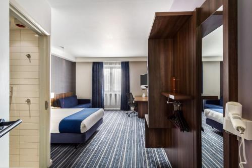 holiday inn express colchester by ihg