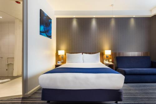 holiday inn express colchester by ihg
