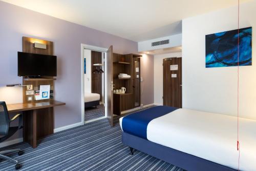 holiday inn express colchester by ihg