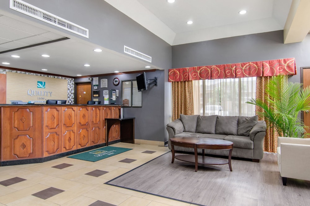 comfort inn i 35 at shawnee mission parkway