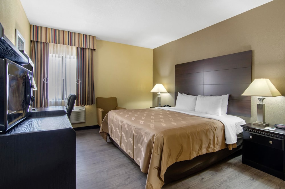 comfort inn i 35 at shawnee mission parkway