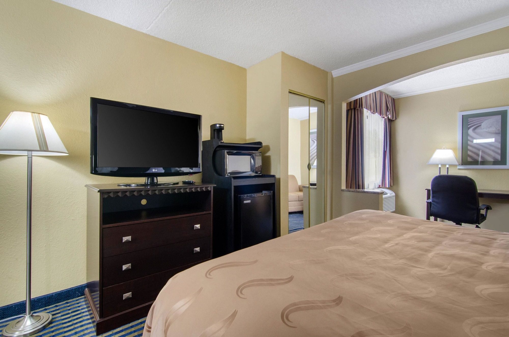 comfort inn i 35 at shawnee mission parkway