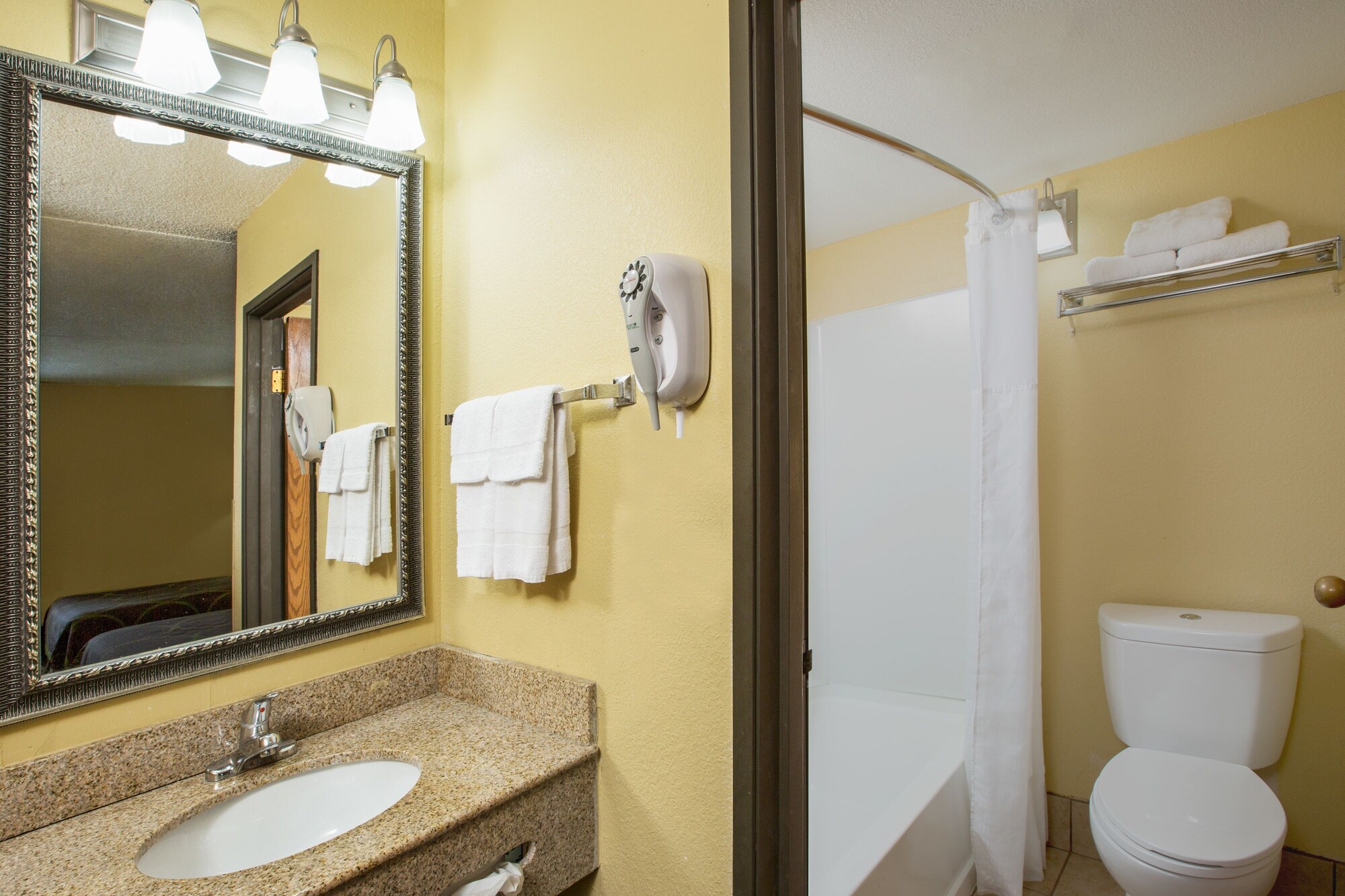 comfort inn i 35 at shawnee mission parkway