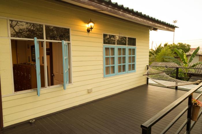 nty hostel bkk airport