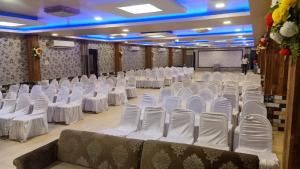 hotel vilas prayagraj