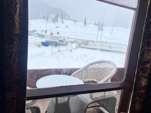 Sonamarg Glacier,,3 star