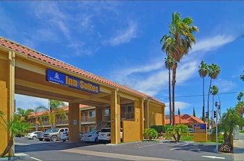 riverside inn and suites