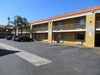 riverside inn and suites