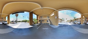 riverside inn and suites