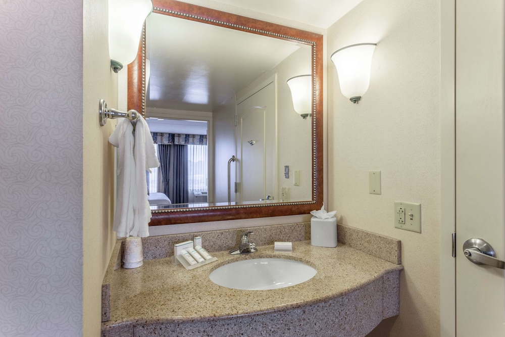 hilton garden inn richmond south southpark