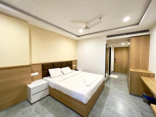 Hotel Chanakya,,3 star