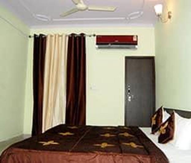 hotel nirwana palace