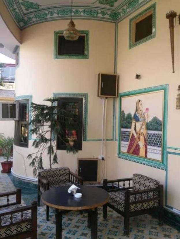hotel nirwana palace