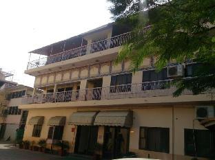 hotel nirwana palace
