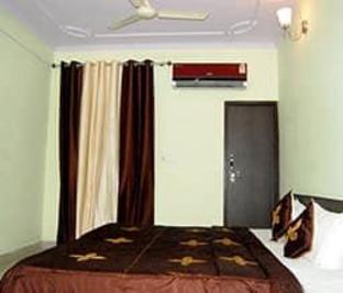 hotel nirwana palace