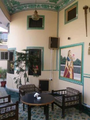 hotel nirwana palace