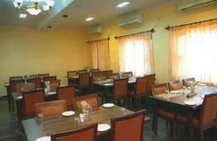 hotel nirwana palace