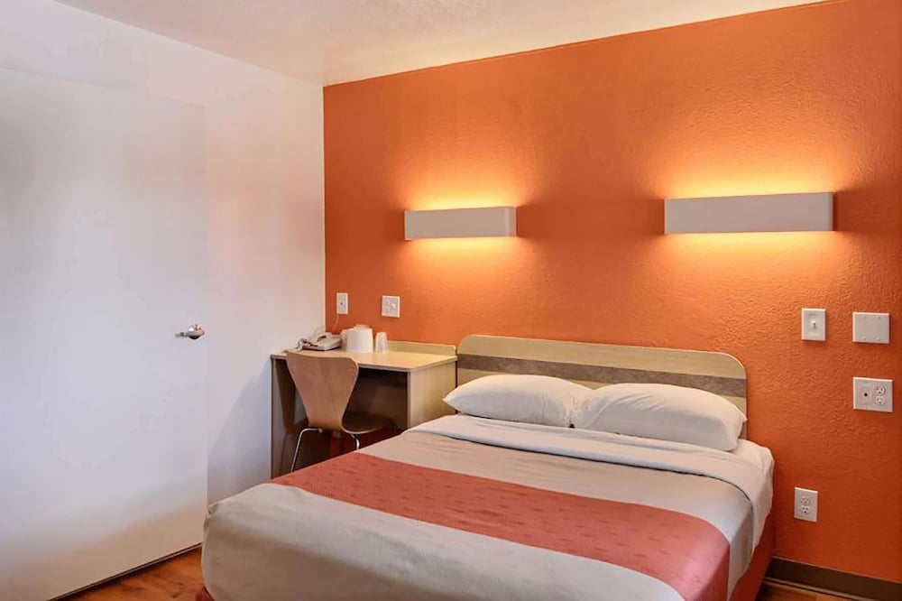 travelodge by wyndham brattleboro vt