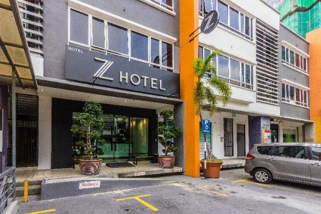 z hotel ara damansara lrt mall airport